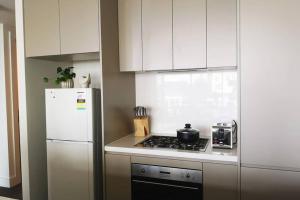 Modern apartment+office w Parking @ Olympic Park