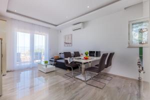 Luxury apartments Kostrena with pool 2 