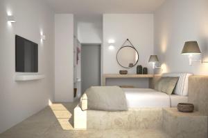 Deluxe Double Room - Minimal with Balcony  room in Petros Rooms