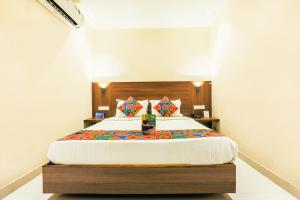 FabHotel RR Grand - Next to Trendset Mall