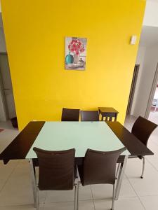 Camerons Square Apartment