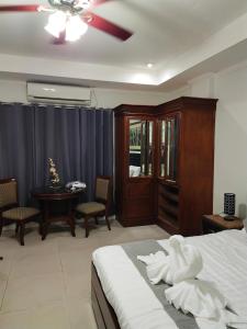 Bourbon St Apts Condo 16