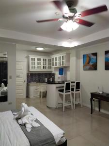 Bourbon St Apts Condo 16