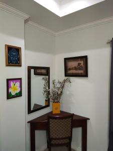 Bourbon St Apts Condo 16