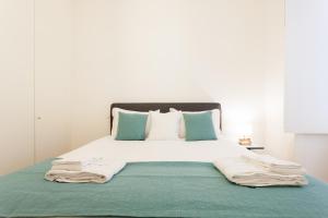 FLH Downtown Aqua Apartment