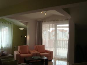 Apartments Eja 