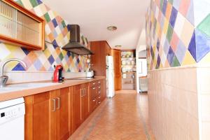 Global Properties, Adosado en la playa con piscina