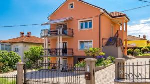 Rona apartments Smokva