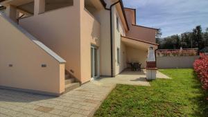 Charming villa Aurora with private pool 200m from the beach for up to 10 persons - WiiBuk