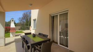 Charming villa Aurora with private pool 200m from the beach for up to 10 persons - WiiBuk