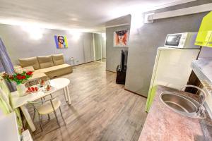 Apartments on Klovsky descent 20