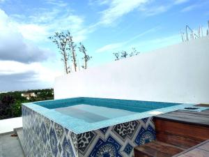 Private Roof w Plunge Pool, Brand New 2 Br Penthouse for 6 sleeps