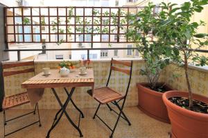 Appartamento Colosseo con 2 Camere da Letto e Balcone - Via Capo D'Africa 31