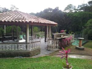 Sítio Zen 37 hectares de flora e fauna preservadas, a 50" da Capital, com wifi 30mbps!