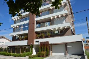 Belíssimo Apto 2 Suítes a 50 metros do mar em Bombinhas SC