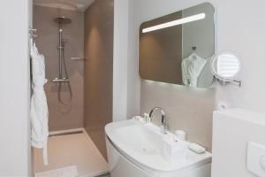 Comfort Double Room room in Clarance Hotel Lille