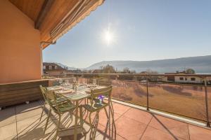 Appartements Veyrier - La Brune Duplex 4 vue lac exceptionnelle by LocationlacAnnecy, LLA Selections : Appartement - Vue sur Lac