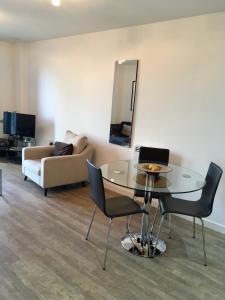 Two-Bedroom Apartment room in New Central Woking 1 and 2 Bedroom Apartments