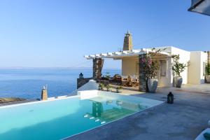 VILLA BEAUTIFIS in Kea, 4BDR/7prs, pool, seaview Kea Greece