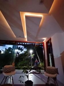 Casa moderna perto do mar