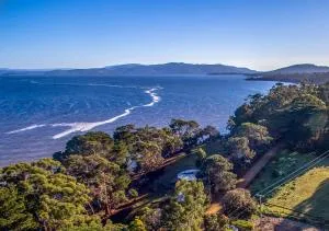 Taylors Bay Cottage - South Bruny