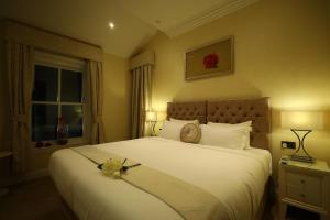 King Room room in The Old Hall Hotel