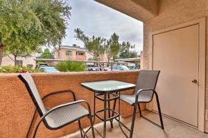 Bright Phoenix Condo - 3 Mi to State Farm Stadium!