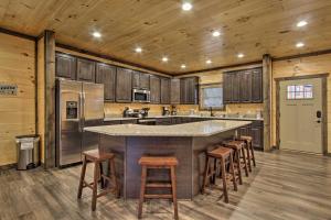 Luxe Cabin with Home Theater Less Than 2 Miles to Gatlinburg