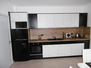 Апартамент Жекови