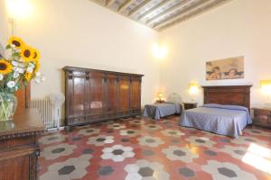 Quadruple Room with Private Shower and Shared Toilet