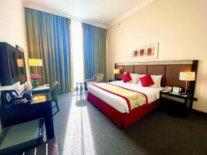Deluxe Room with City View room in Millennium Central Doha