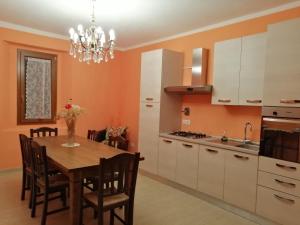 Apartament casa tondi Castel dʼAiano Italia