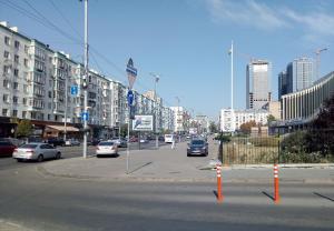 Двухкомнатная вид на Дворец Украина