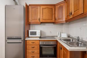 Central gem in Los Boliches SOHO with wifi and tv by Costarentals - Ref 77
