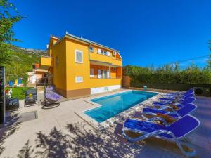 Villa Yellow with Heated Pool