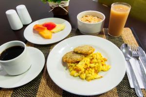 Hotel Avexi Suites By GEH Suites