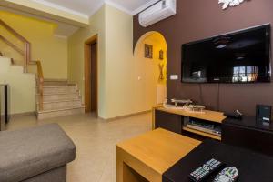 Villa Engiadina by ALGARVEMANTA