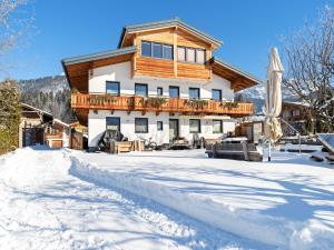 Appartement Elegant Apartment in Saalfelden with Balcony Saalfelden am Steinernen Meer Österreich