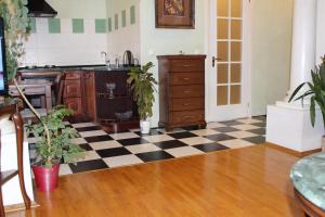 Центр Печерск метро Зверинецкая, Печерская