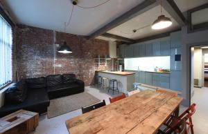 Mason Street Apartment Sleeps 16