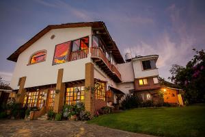 Htl & Villas Las Glorias Mazamitla, céntricas, parking, jardín