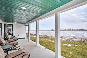 obrázek - Waterfront Bay City Home with Dock and Boat Launch!