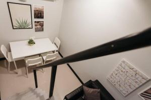 S1 Large Duplex Silom 3 Beds, Full Kitchen WIFI