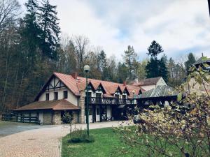 Hotel Skansen Górniczo-Hutniczy w Leszczynie Zlotoryja Polsko