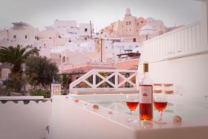 Linos Suites Santorini Greece