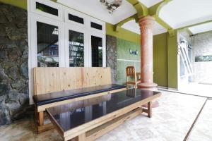 Waroeng Transit & Depary Homestay