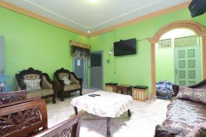 Waroeng Transit & Depary Homestay
