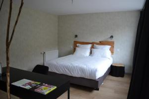 Hotels Logis Auberge de Pont Calleck : photos des chambres