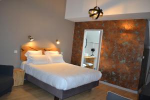 Hotels Logis Auberge de Pont Calleck : photos des chambres