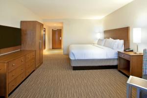 King Room - Non-Smoking room in Holiday Inn Express Hotel & Suites Austin Downtown an IHG Hotel